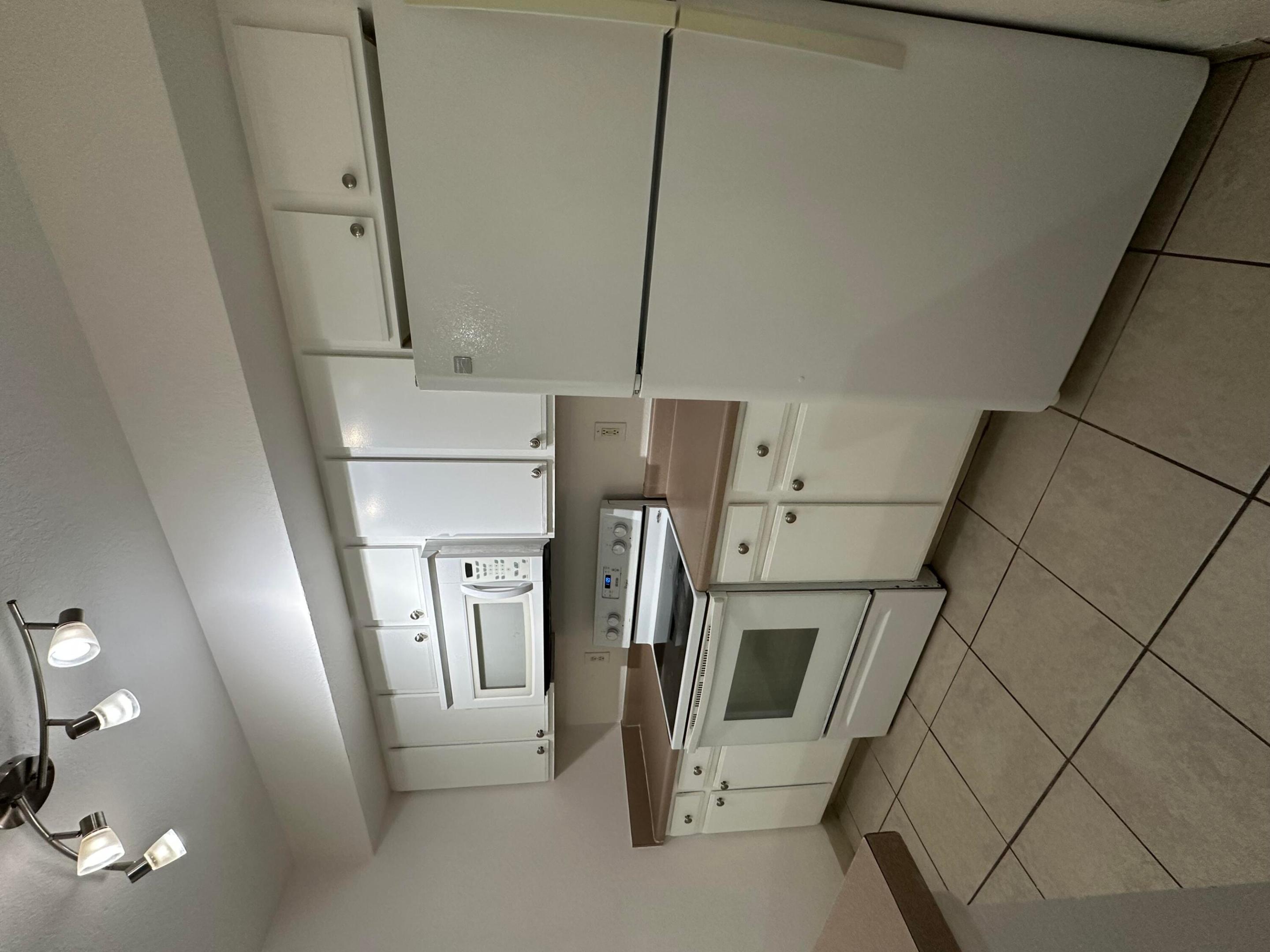 THE CLUB AT ST LUCIE WEST, A CONDOMINIUM - Residential Lease