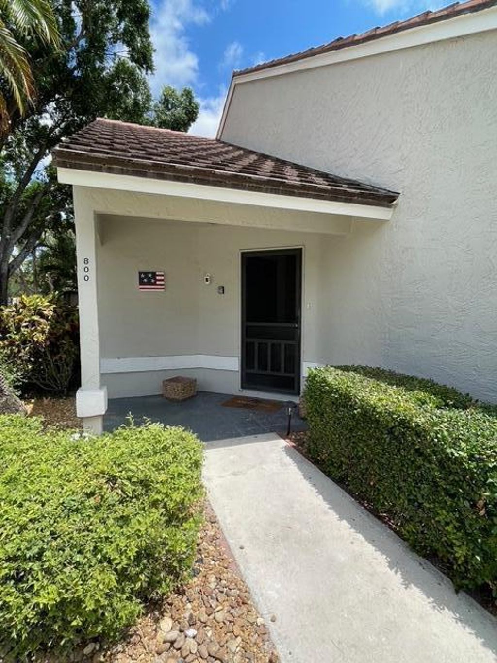 Photo of 800 Kintyre Court, Palm Beach Gardens, FL 33418 (MLS # B26008747)