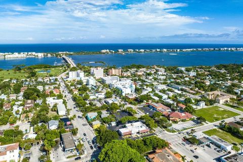 A home in Lake Worth Beach