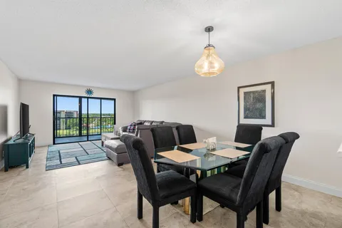 7290 Kinghurst Drive Unit 809, Delray Beach, FL MLS: R11092228