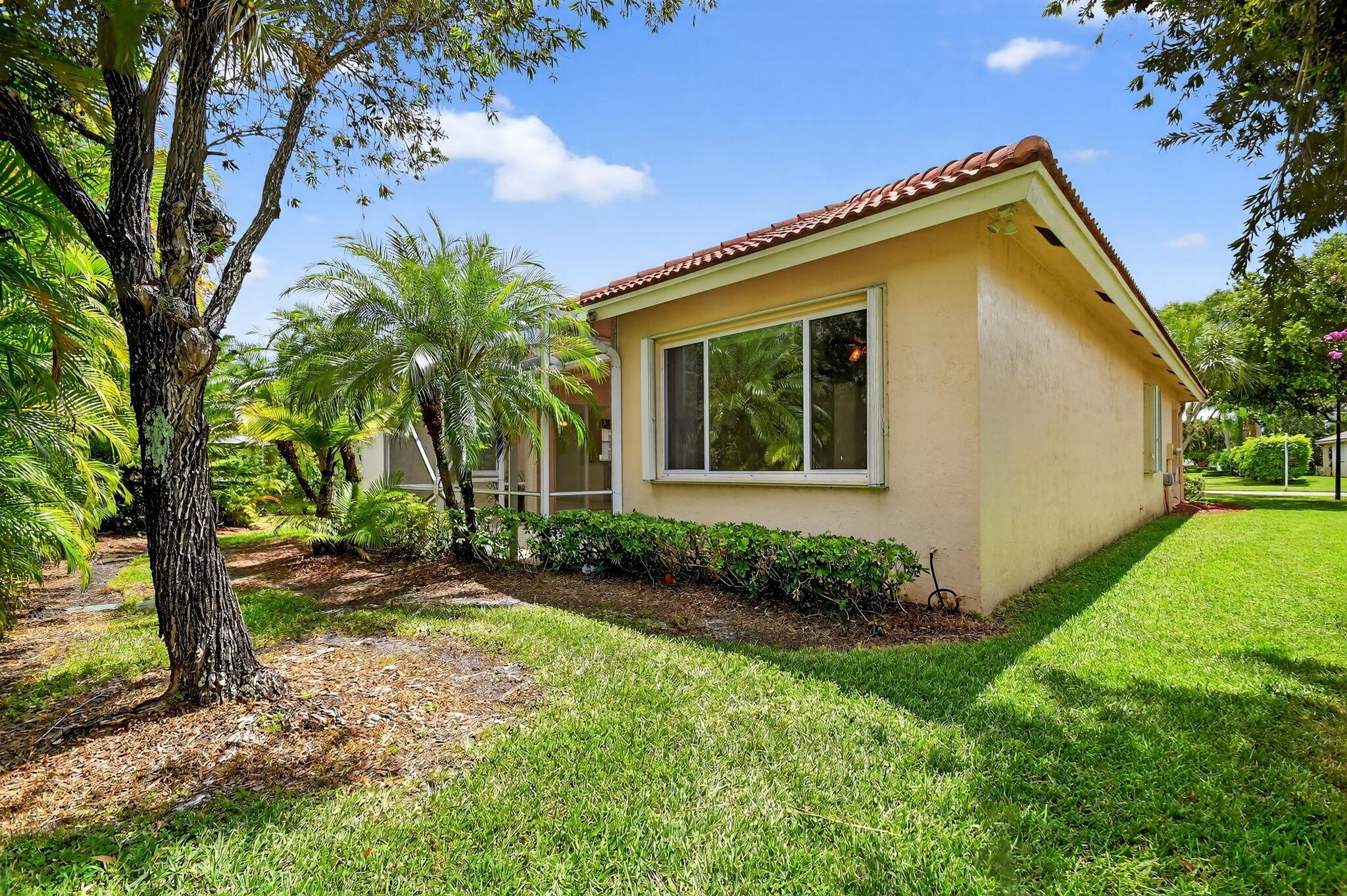 West Palm Beach, Florida 33411, United States, 3 Bedrooms Bedrooms, ,2 BathroomsBathrooms,Residential,Pending,209478
