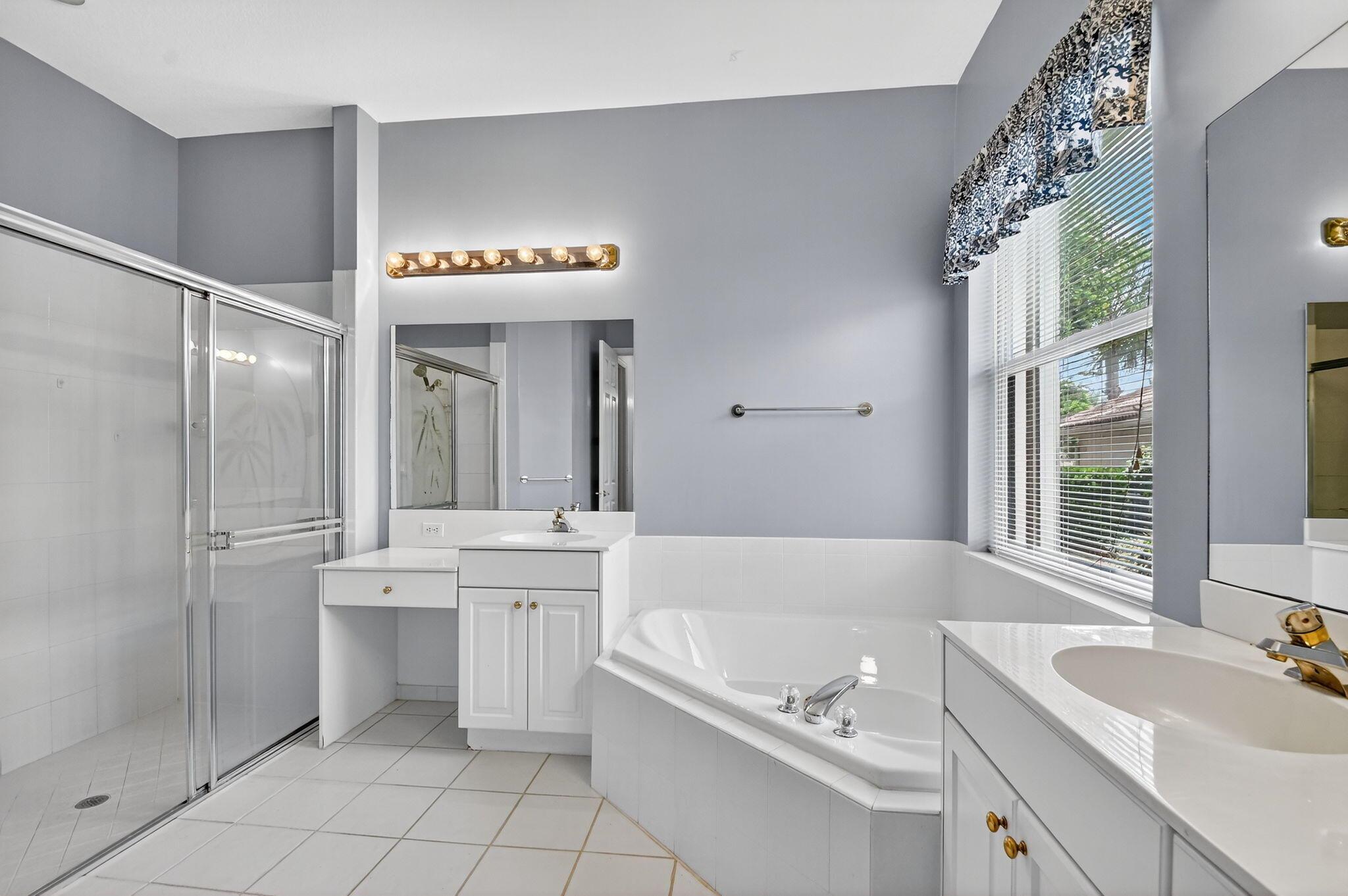 West Palm Beach, Florida 33411, United States, 3 Bedrooms Bedrooms, ,2 BathroomsBathrooms,Residential,Pending,209478