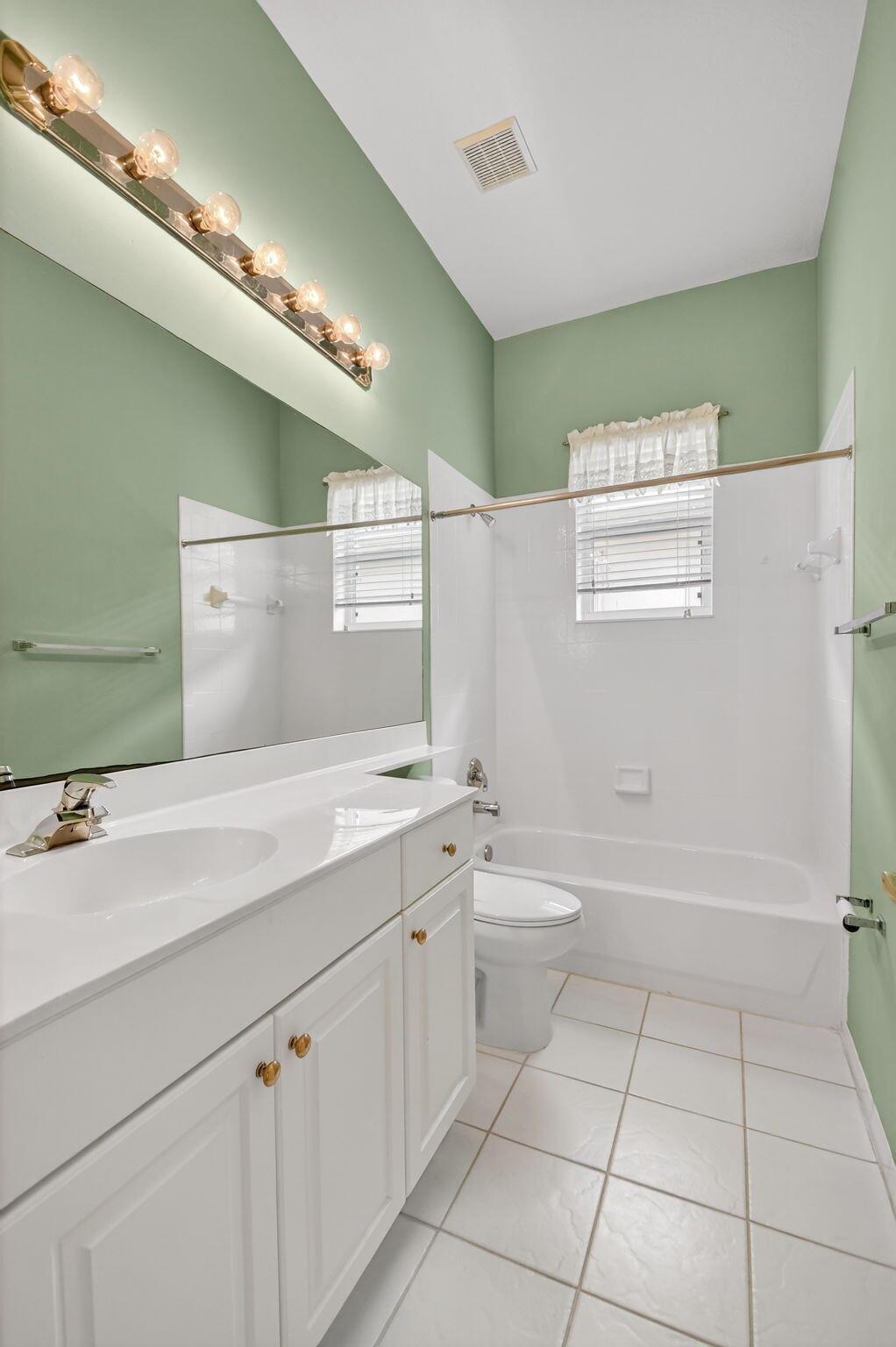 West Palm Beach, Florida 33411, United States, 3 Bedrooms Bedrooms, ,2 BathroomsBathrooms,Residential,Pending,209478