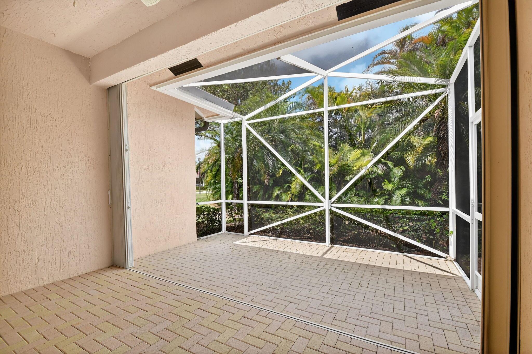 West Palm Beach, Florida 33411, United States, 3 Bedrooms Bedrooms, ,2 BathroomsBathrooms,Residential,Pending,209478