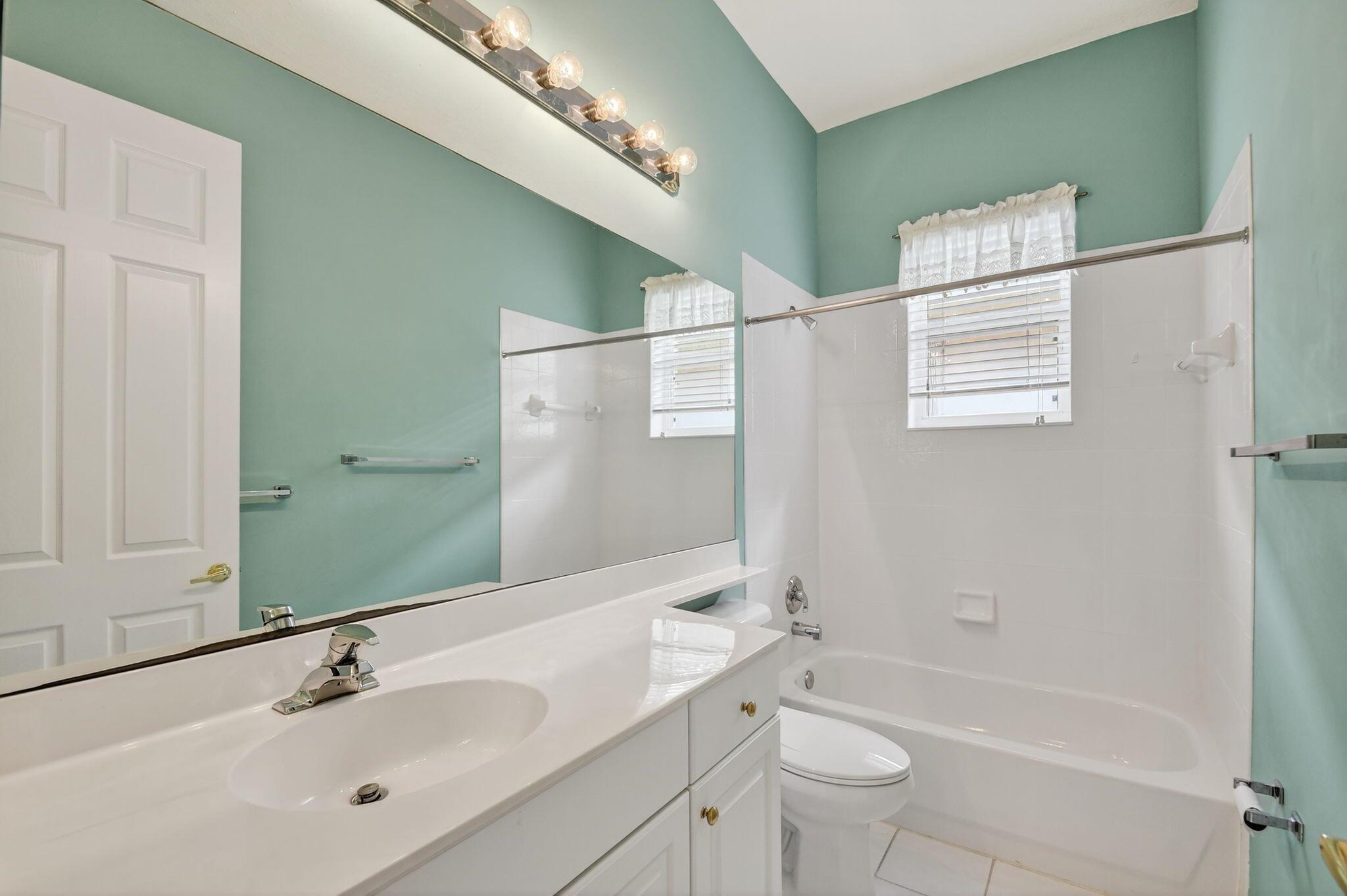 West Palm Beach, Florida 33411, United States, 3 Bedrooms Bedrooms, ,2 BathroomsBathrooms,Residential,Pending,209478