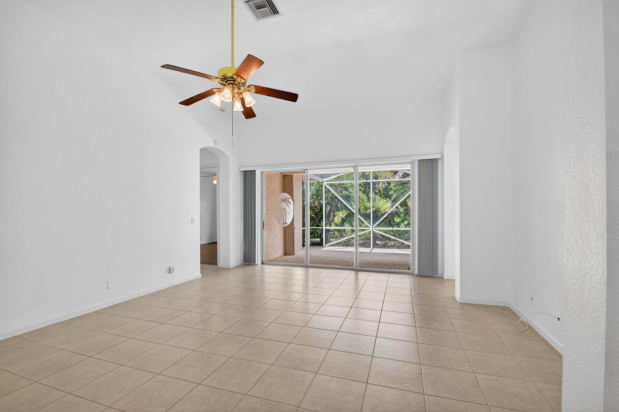West Palm Beach, Florida 33411, United States, 3 Bedrooms Bedrooms, ,2 BathroomsBathrooms,Residential,Pending,209478