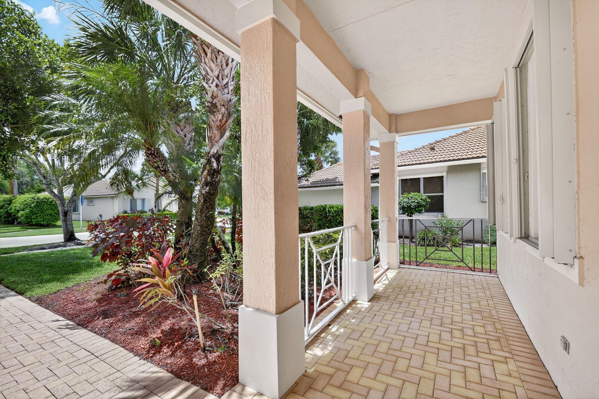 West Palm Beach, Florida 33411, United States, 3 Bedrooms Bedrooms, ,2 BathroomsBathrooms,Residential,Pending,209478