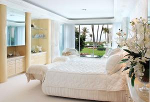 DELRAY BEACH ESTATE - Residential