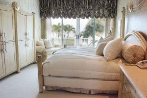 DELRAY BEACH ESTATE - Residential