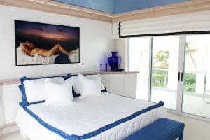 DELRAY BEACH ESTATE - Residential