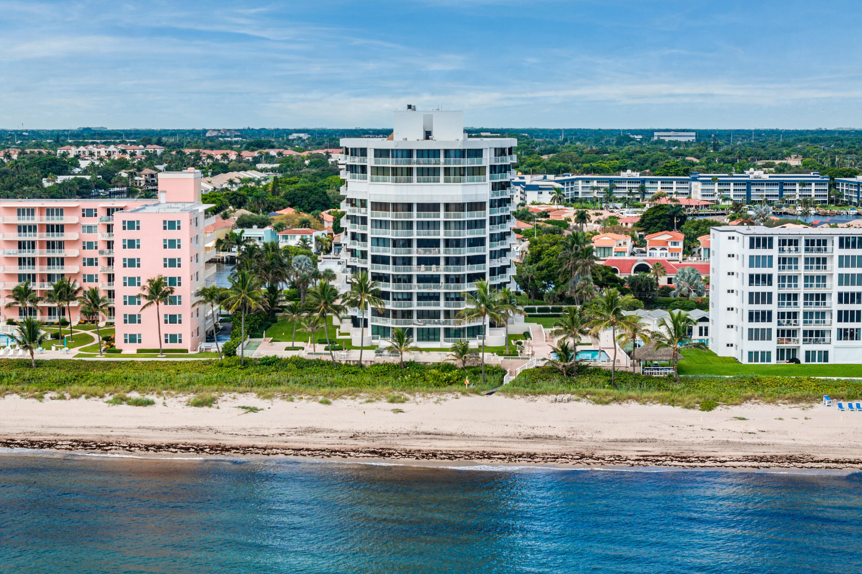 2917 S Ocean Boulevard 104, Highland Beach, FL, 33487/$1,550,000 3 2917 S Ocean Boulevard 104