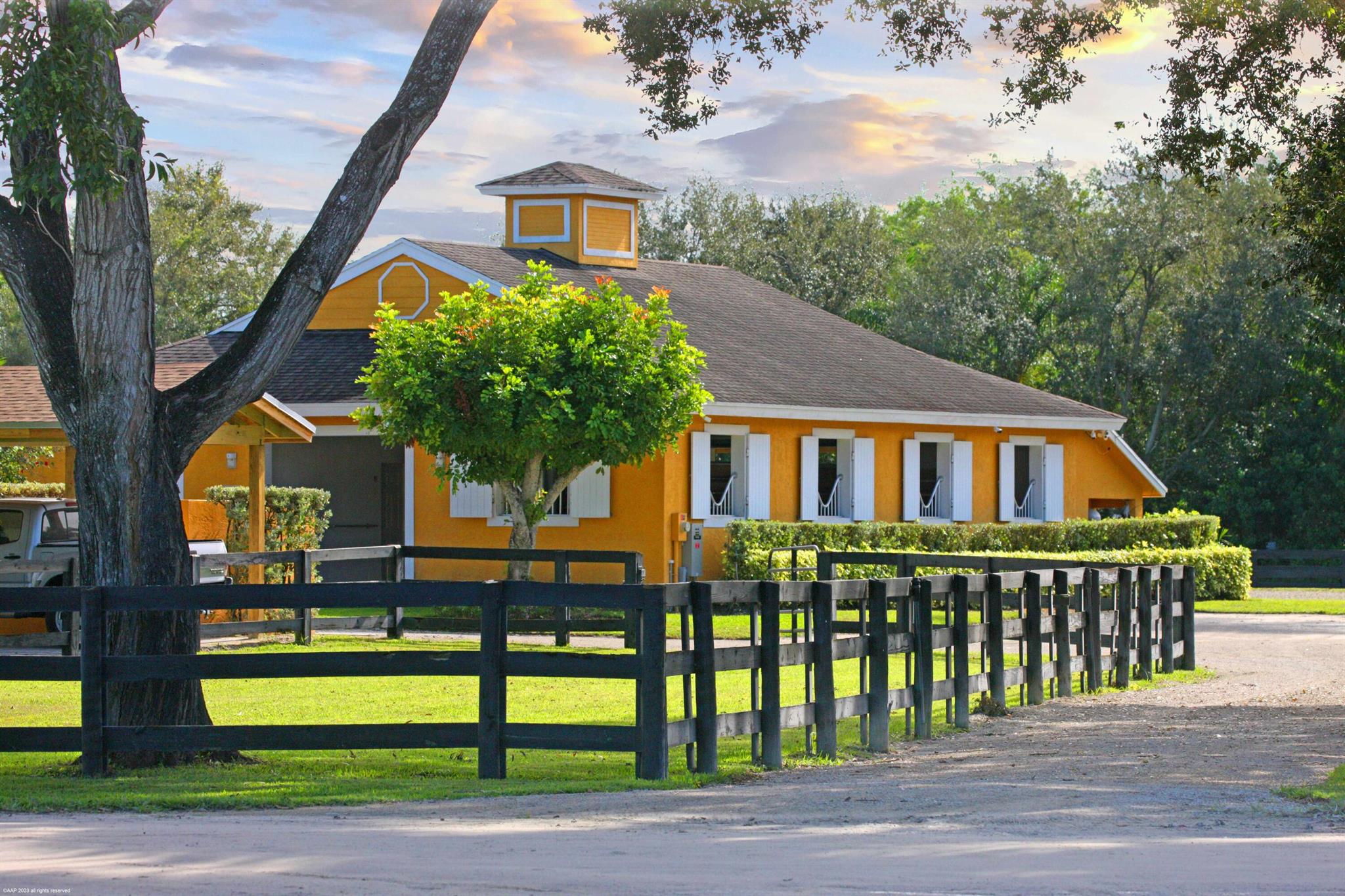 SADDLE TRAIL PARK OF WELL - Residential