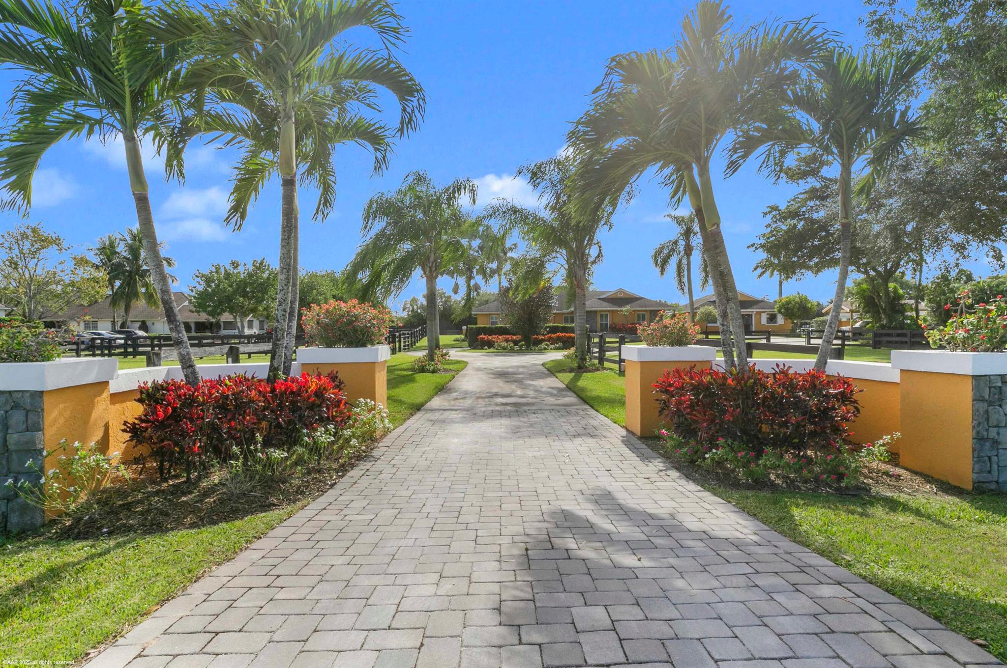 SADDLE TRAIL PARK OF WELL - Residential