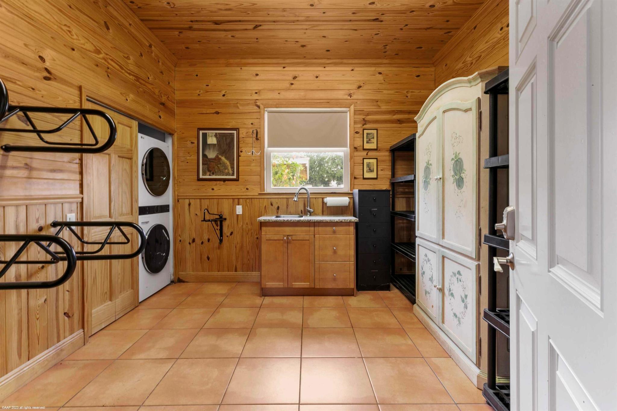 SADDLE TRAIL PARK OF WELL - Residential