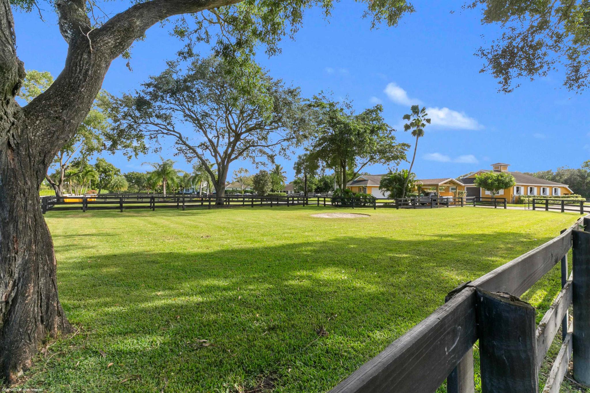 SADDLE TRAIL PARK OF WELL - Residential