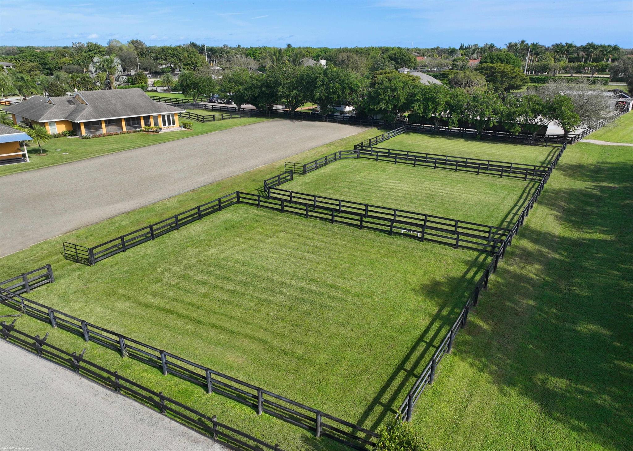 SADDLE TRAIL PARK OF WELL - Residential