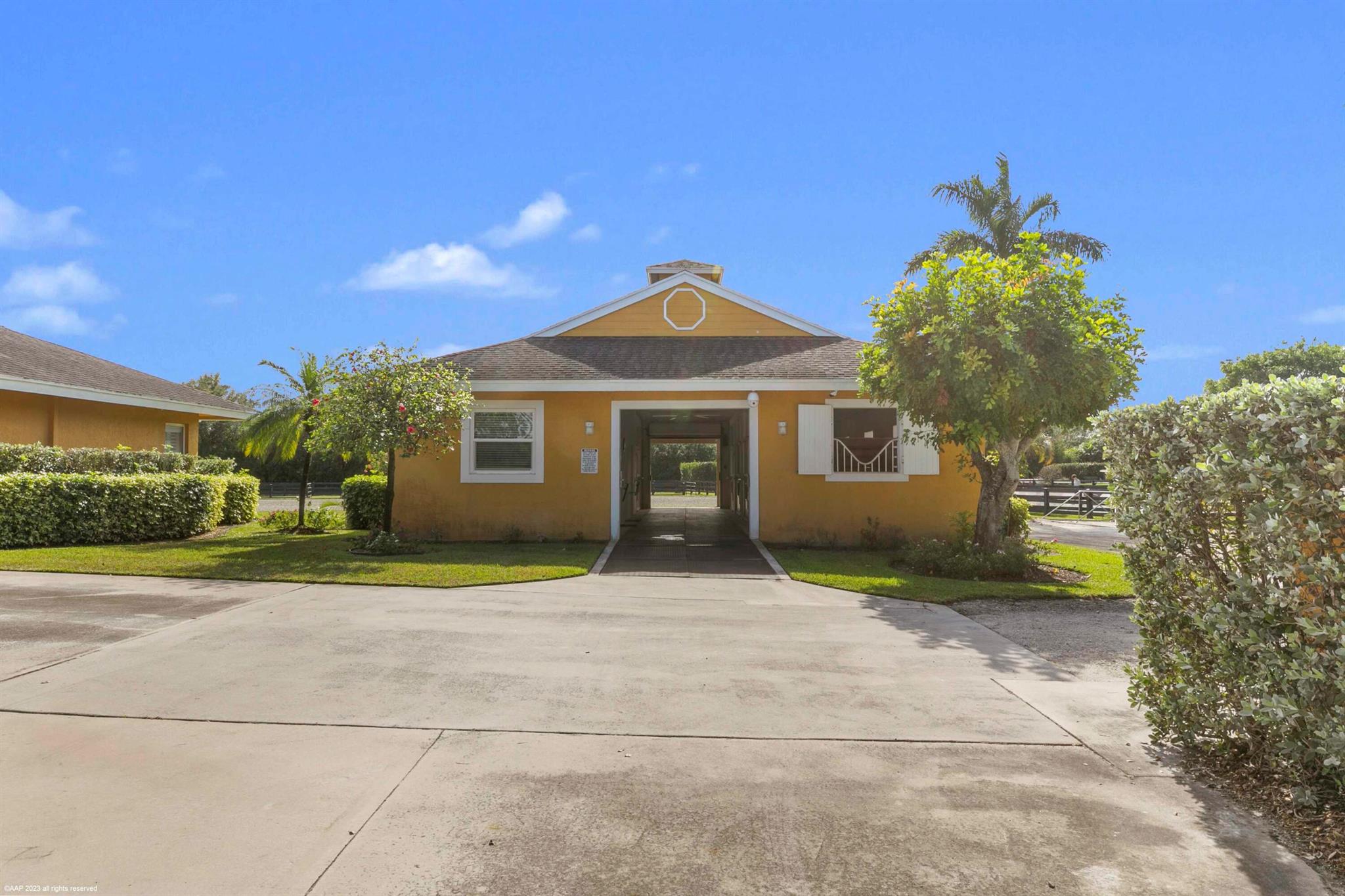 SADDLE TRAIL PARK OF WELL - Residential