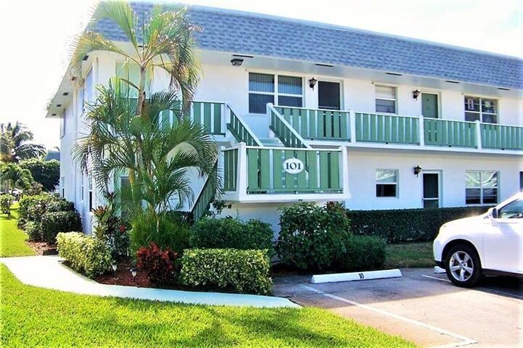 Photo of 2929 SE Ocean Boulevard #101-5, Stuart, FL 34996 (MLS # R10906956)
