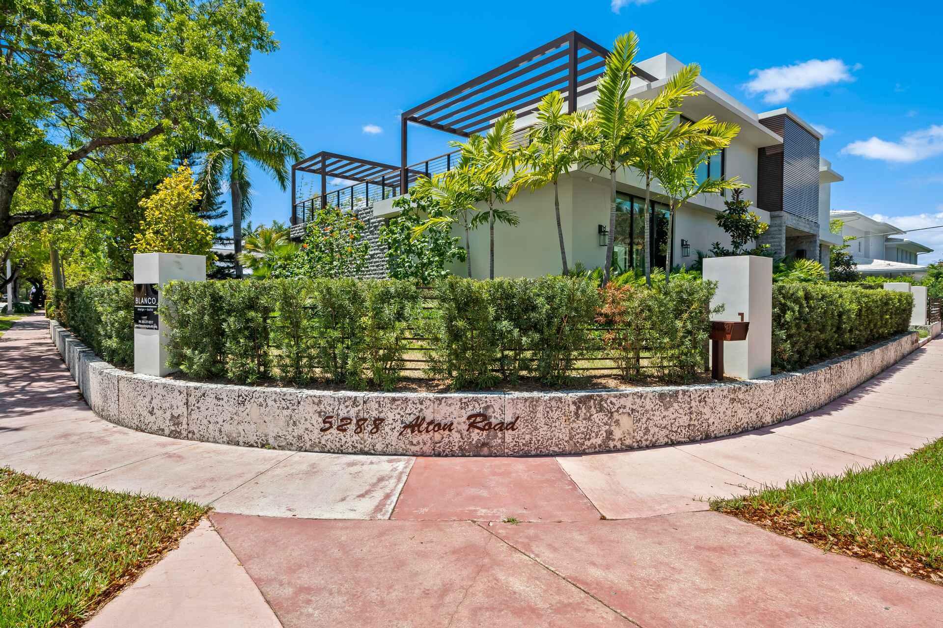 LA GORCE GOLF SUB - Residential