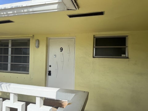 Tiny photo for 1501 Arthur Street #9, Hollywood, FL 33020 (MLS # B26051445)