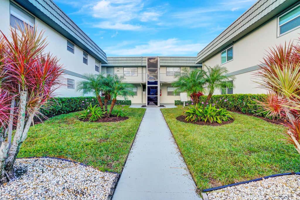 Photo of 229 Monaco E, Delray Beach, FL 33446 (MLS # R10933290)