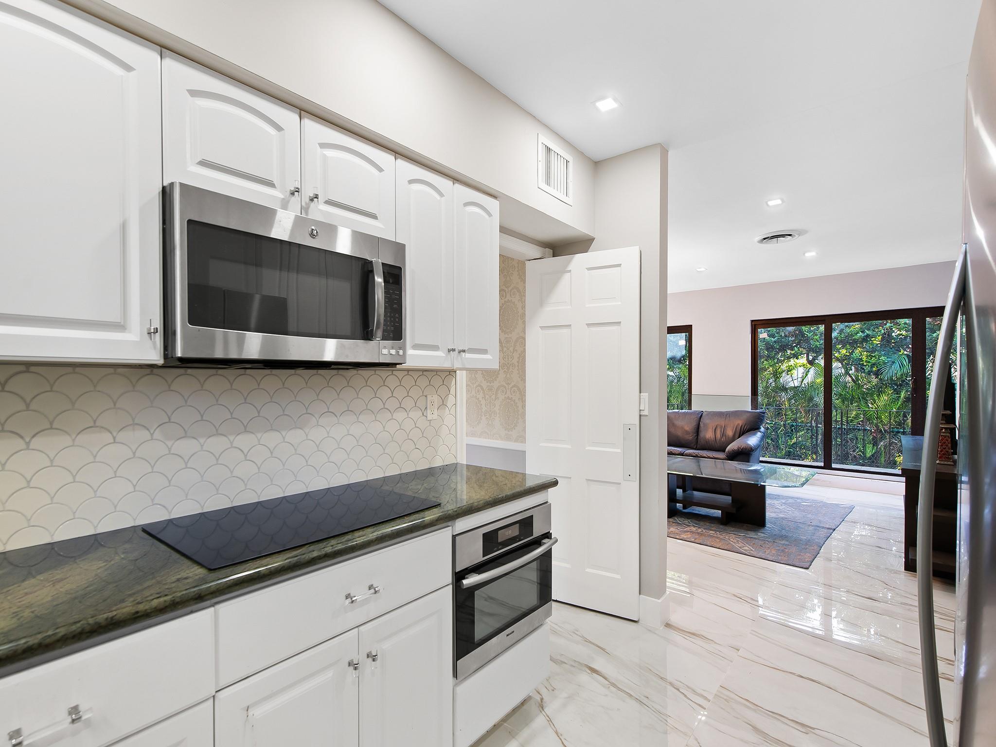 CORAL GABLES COUNTRY CLUB - Residential Lease