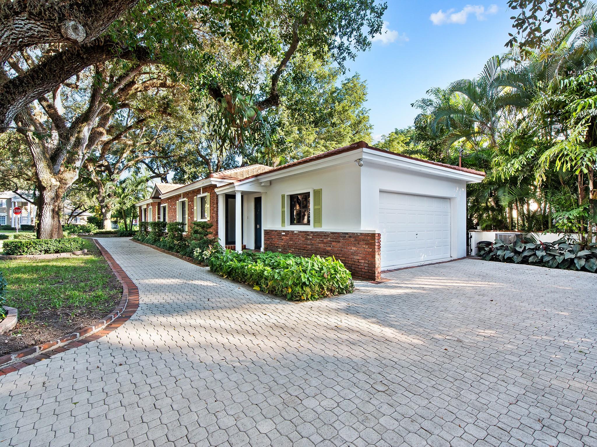 CORAL GABLES COUNTRY CLUB - Residential Lease