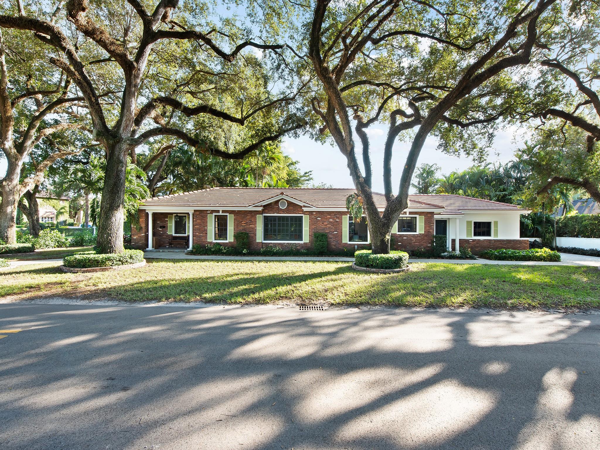 CORAL GABLES COUNTRY CLUB - Residential Lease