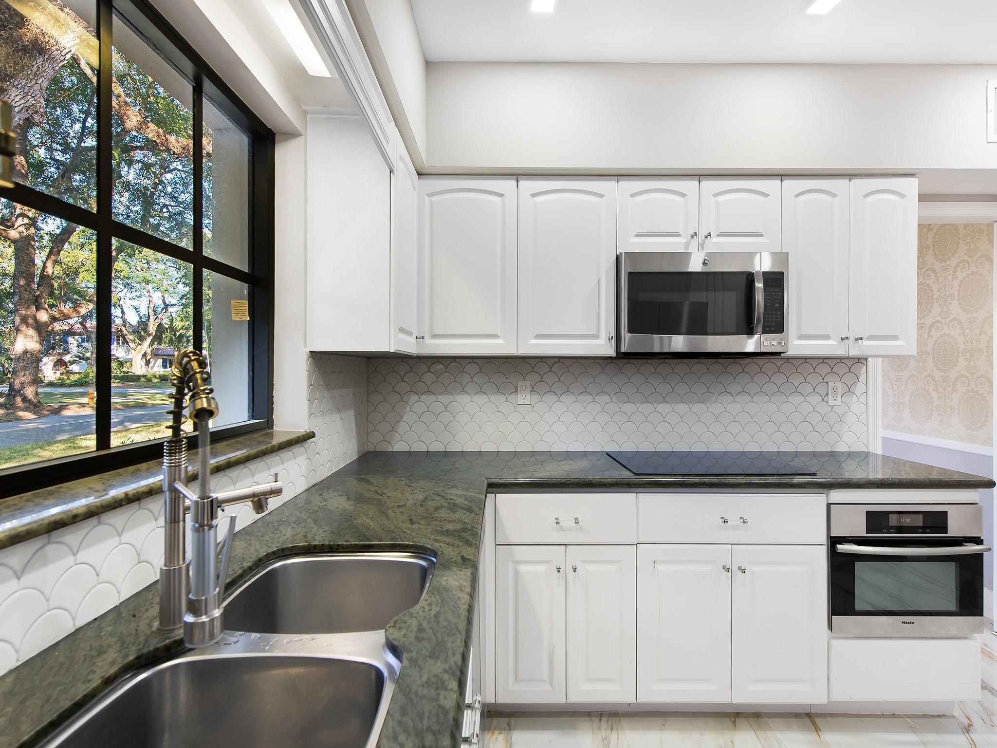 CORAL GABLES COUNTRY CLUB - Residential Lease