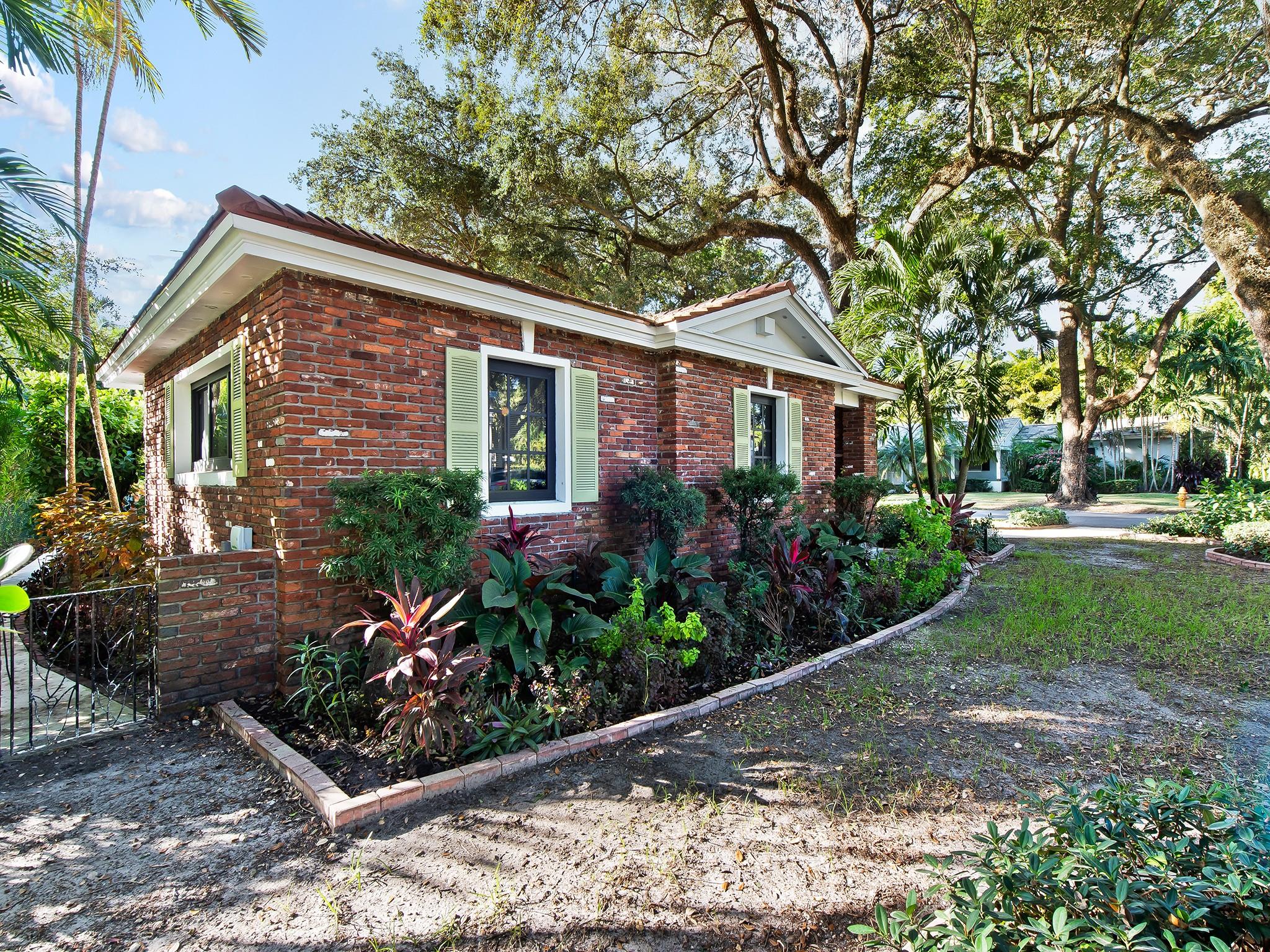 CORAL GABLES COUNTRY CLUB - Residential Lease