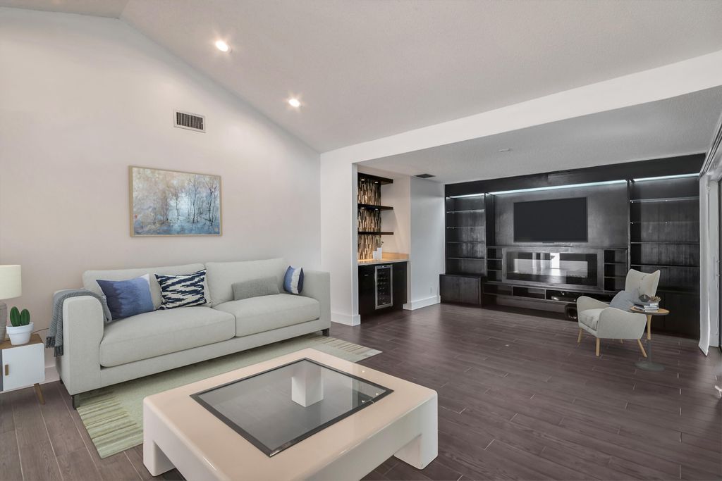 Photo of 5529 Lakeview Mews Terrace, Boynton Beach, FL 33437 (MLS # B26006360)