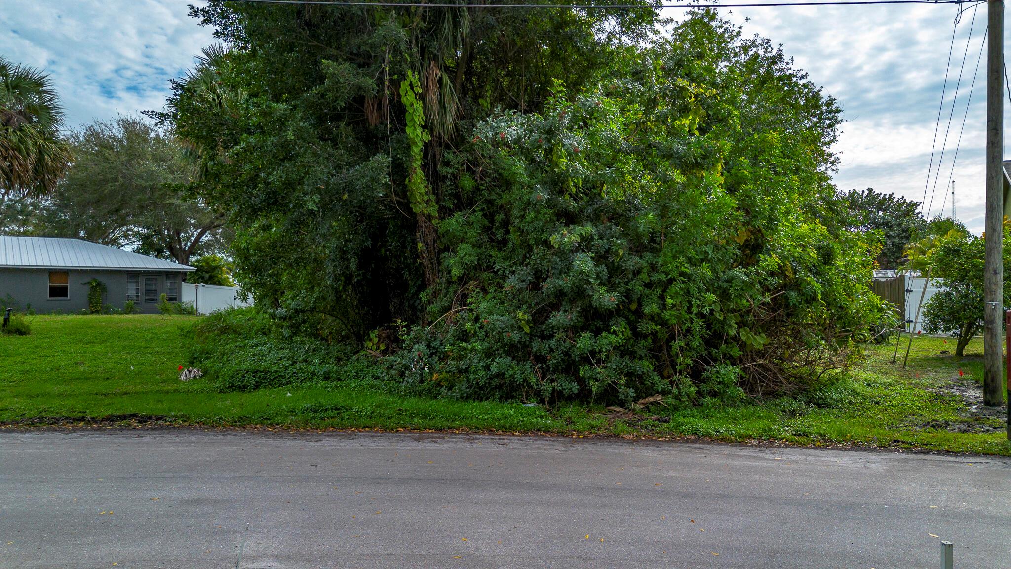 PORT ST LUCIE SECTION 5 - Land