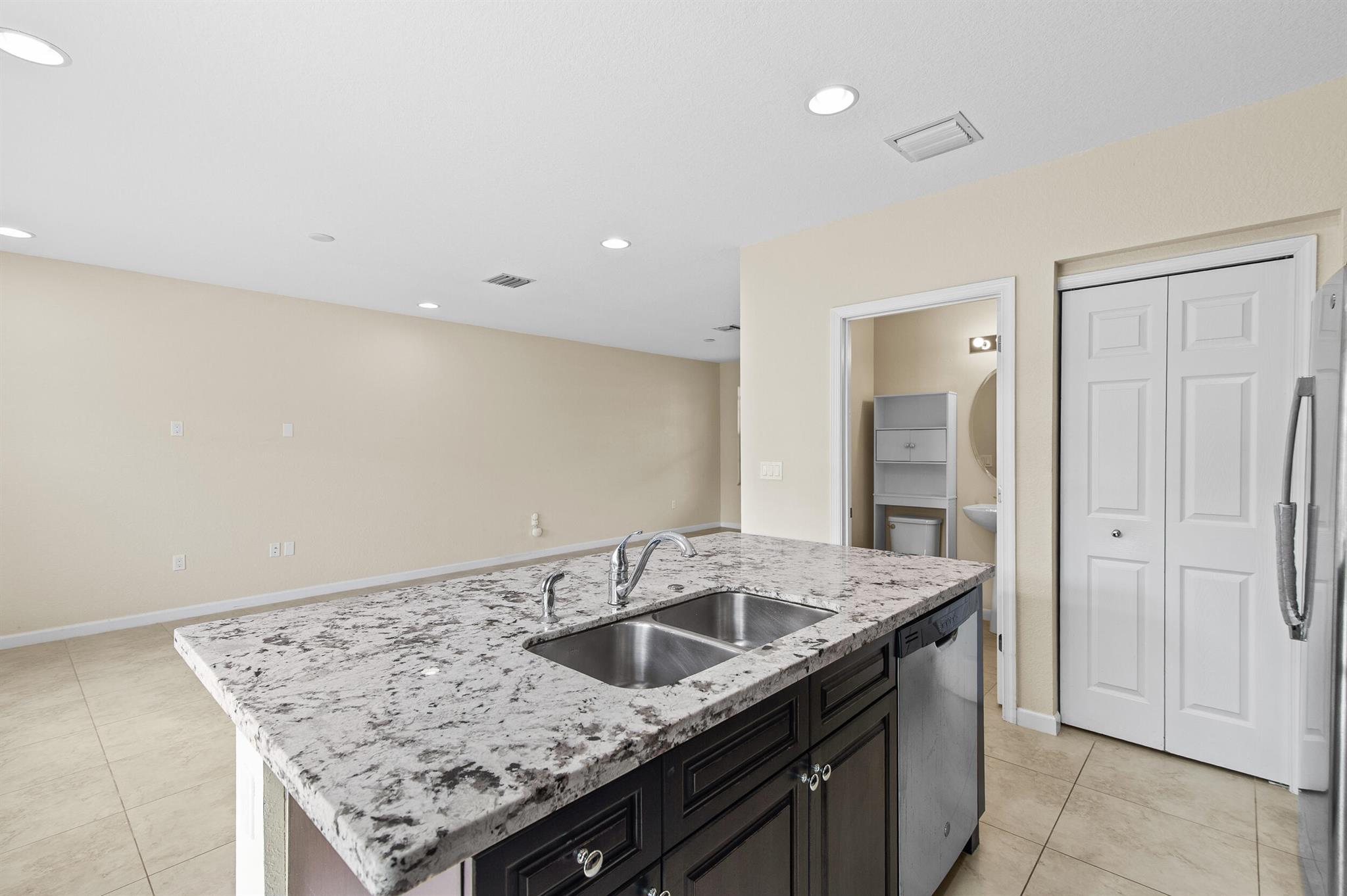 VIZCAYA FALLS PLAT 3 - Residential