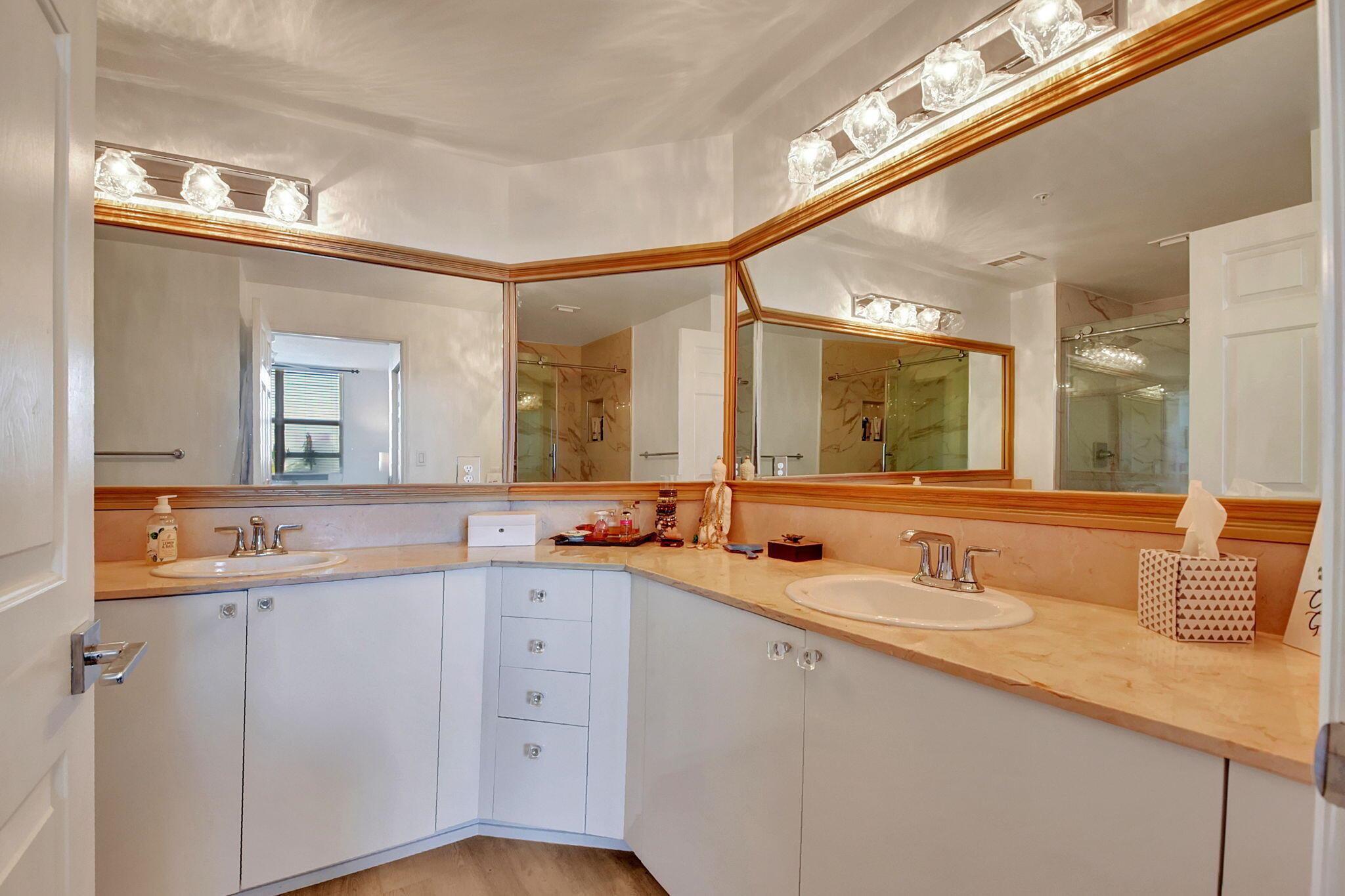 MOORINGS AT LANTANA CONDO - Residential Lease