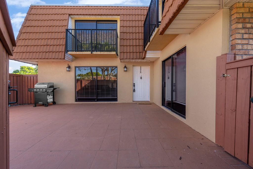 Photo of 2937 SW 11 Place, Deerfield Beach, FL 33442 (MLS # F10550278)