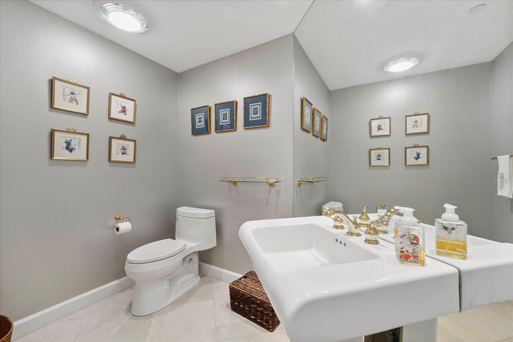 TWENTY SEVEN SEVENTY SOUTH OCEAN BLVD - Residential