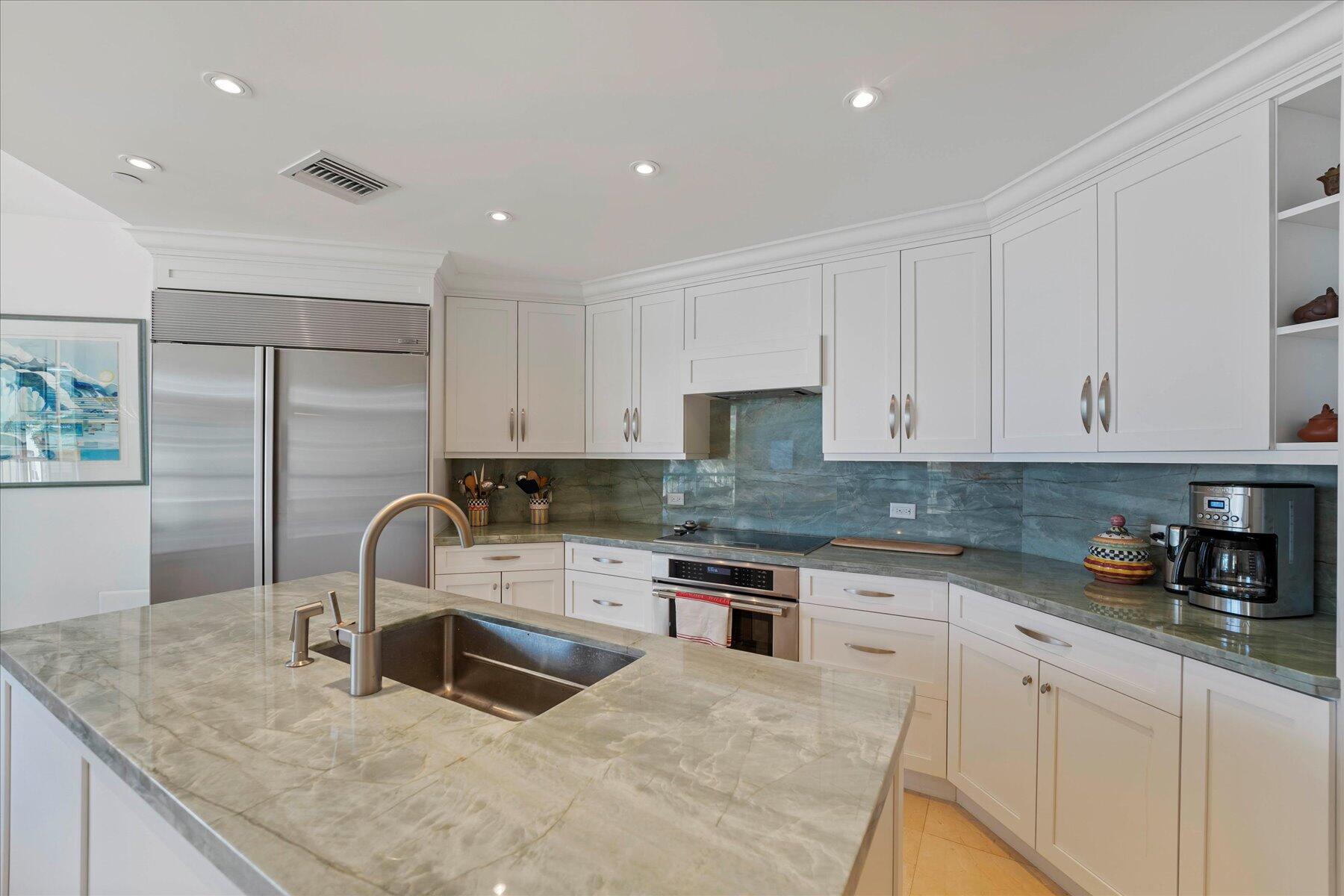 TWENTY SEVEN SEVENTY SOUTH OCEAN BLVD - Residential