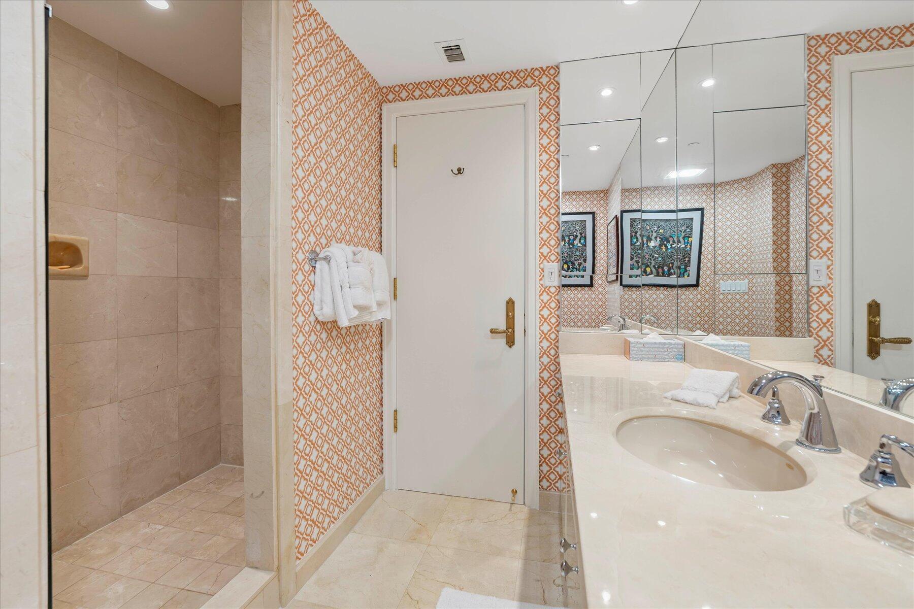 TWENTY SEVEN SEVENTY SOUTH OCEAN BLVD - Residential