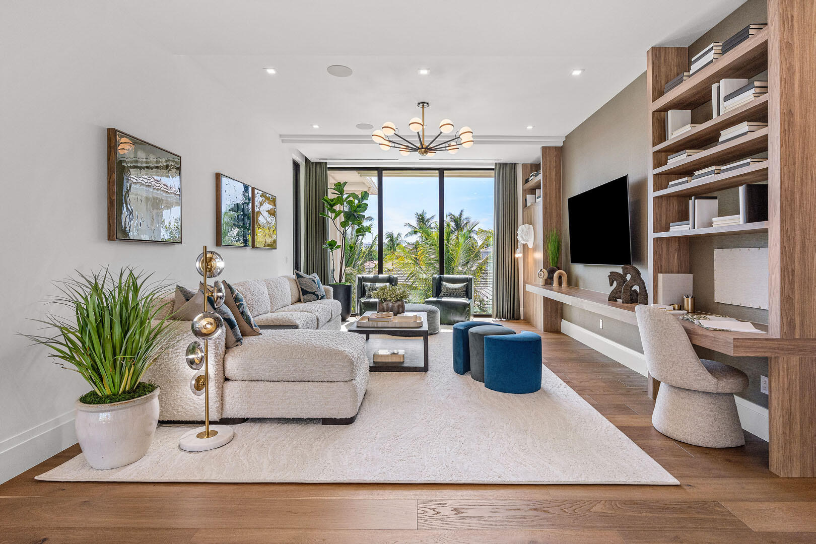 ROYAL PALM YACHT & COUNTRY CLUB - Residential