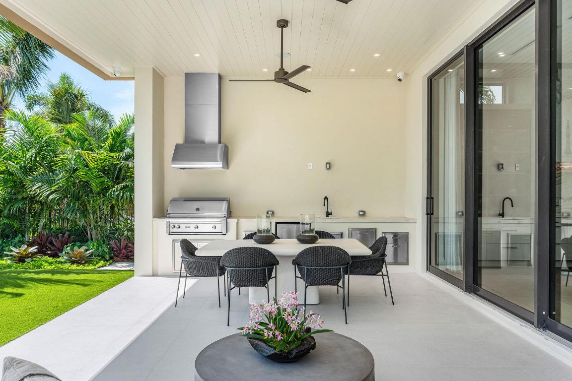 ROYAL PALM YACHT & COUNTRY CLUB - Residential