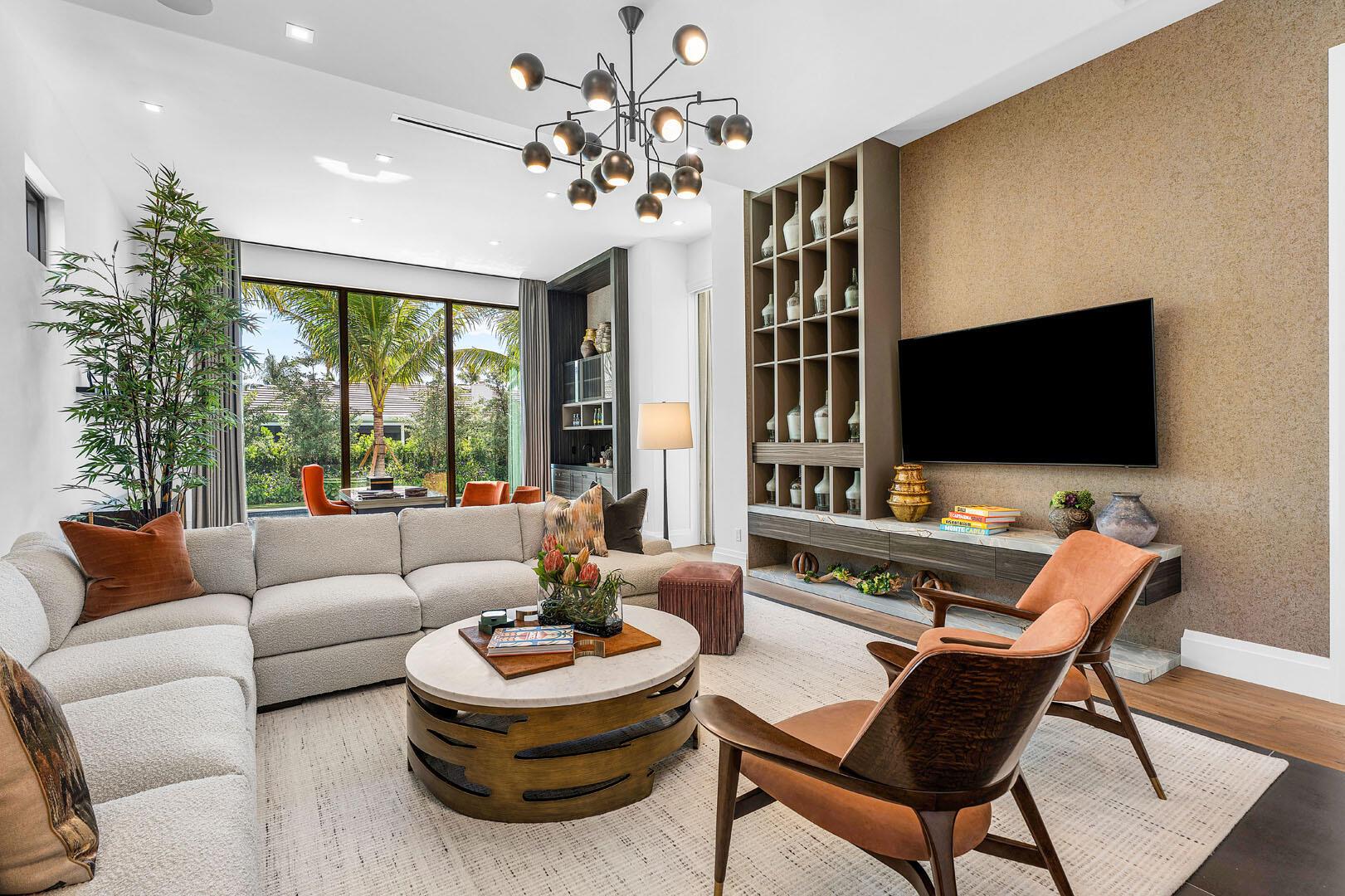 ROYAL PALM YACHT & COUNTR - Residential