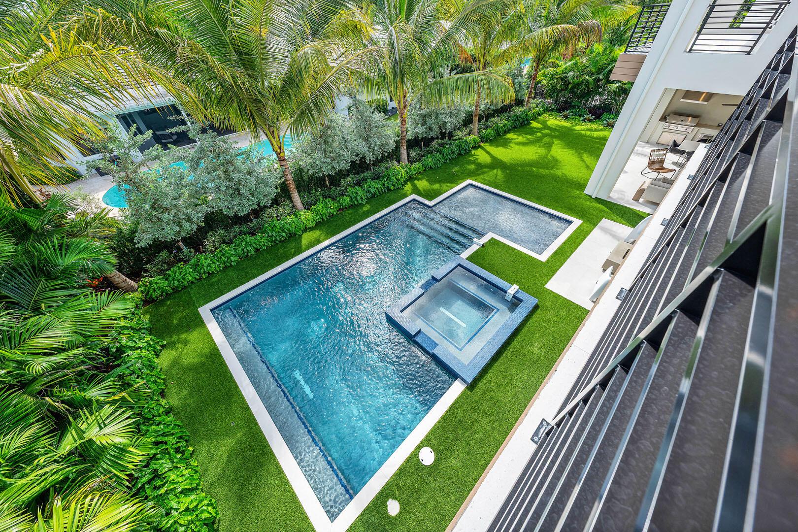 ROYAL PALM YACHT & COUNTR - Residential