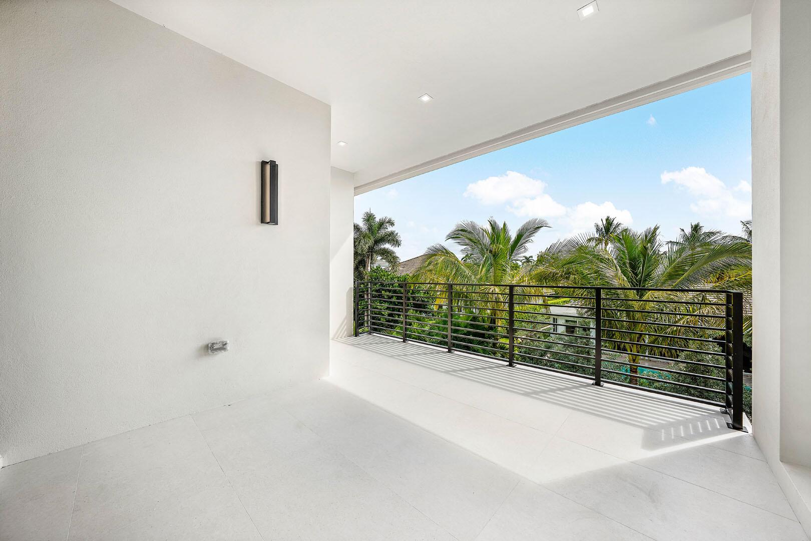 ROYAL PALM YACHT & COUNTR - Residential