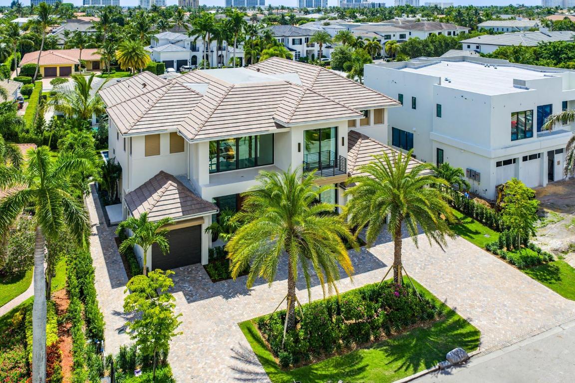 ROYAL PALM YACHT & COUNTRY CLUB - Residential