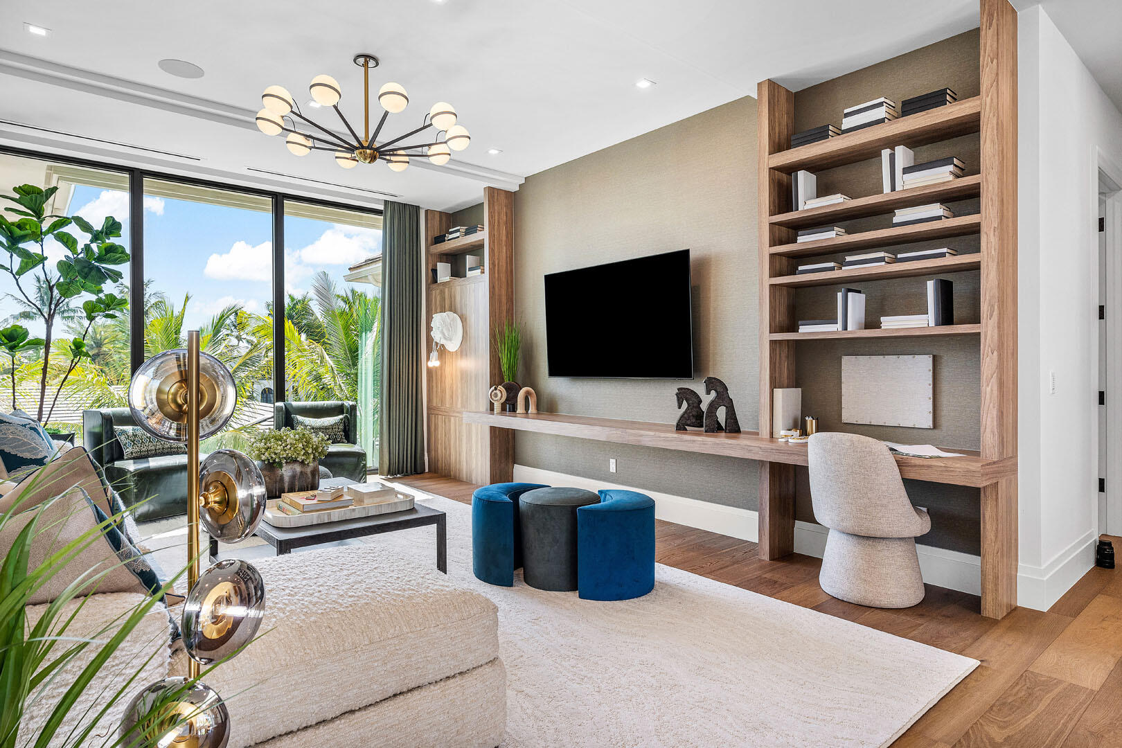 ROYAL PALM YACHT & COUNTRY CLUB - Residential