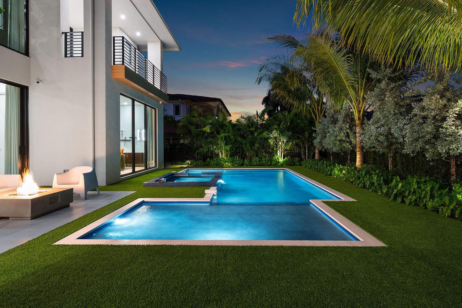 ROYAL PALM YACHT & COUNTR - Residential