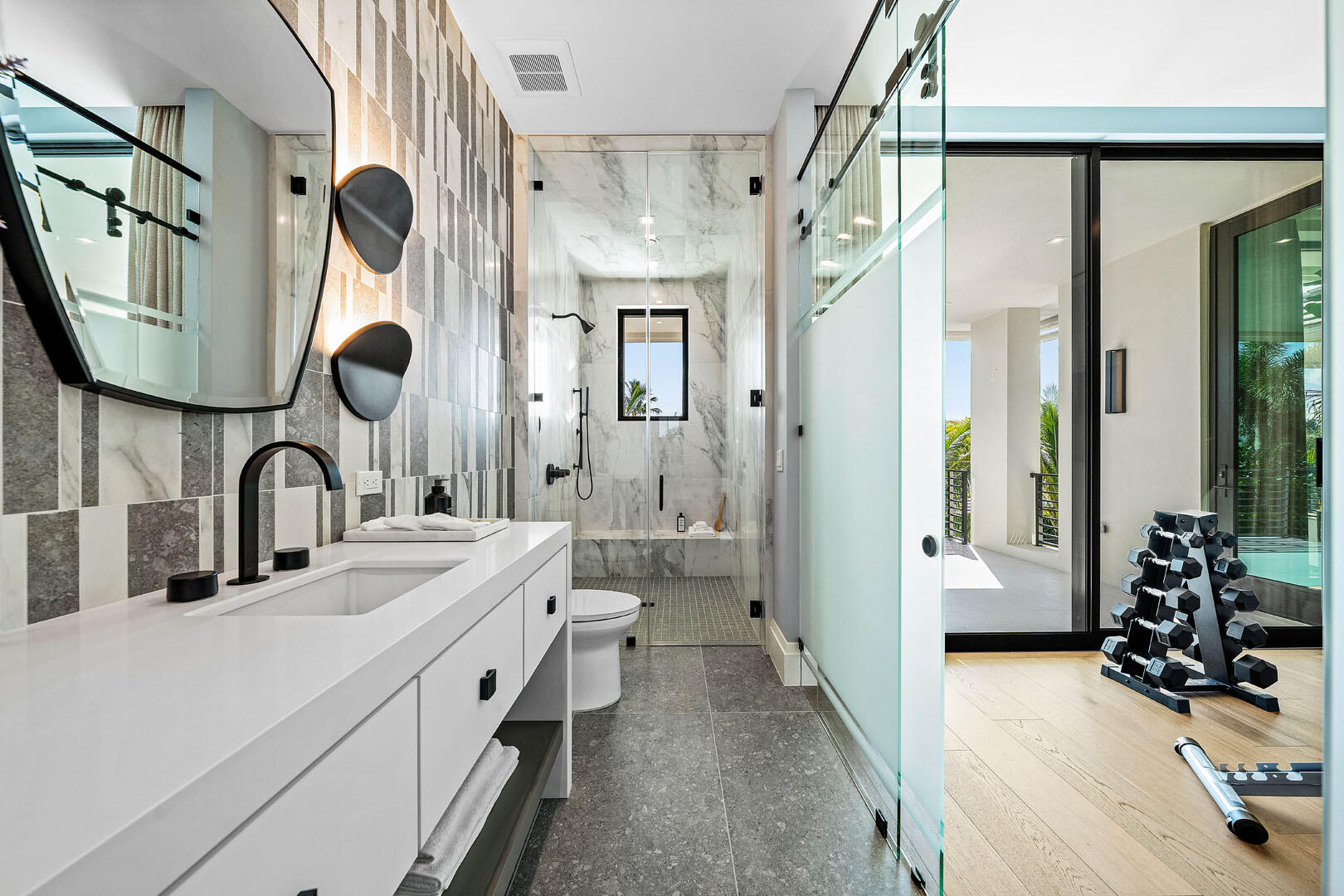 ROYAL PALM YACHT & COUNTRY CLUB - Residential