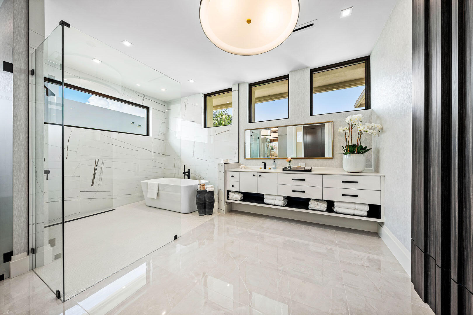 ROYAL PALM YACHT & COUNTRY CLUB - Residential