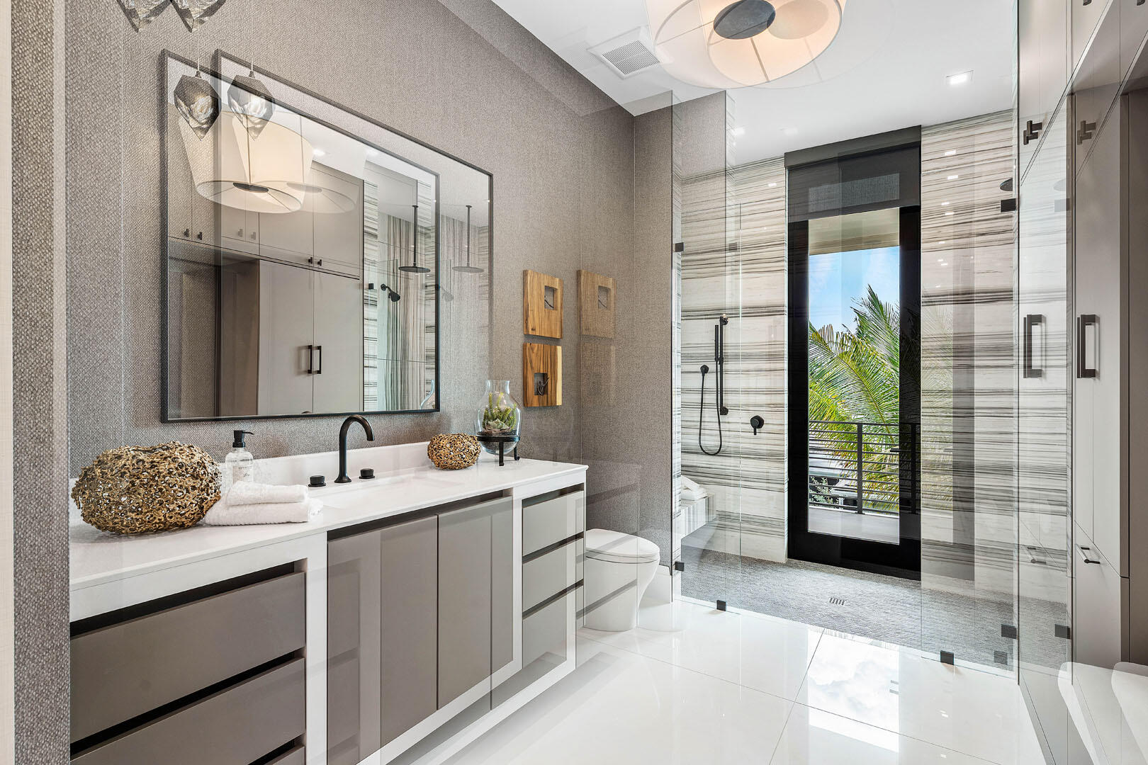 ROYAL PALM YACHT & COUNTRY CLUB - Residential