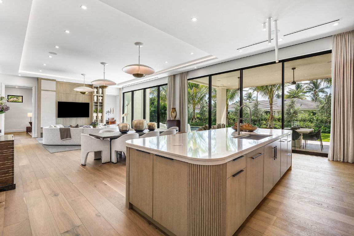 ROYAL PALM YACHT & COUNTRY CLUB - Residential